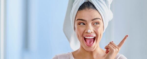 Révélez l’éclat naturel de votre peau: Les actifs essentiels pour une routine réussie!
